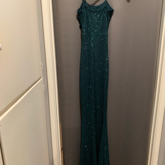 Windsor Emerald Maxi Dress - Picture 2 of 4